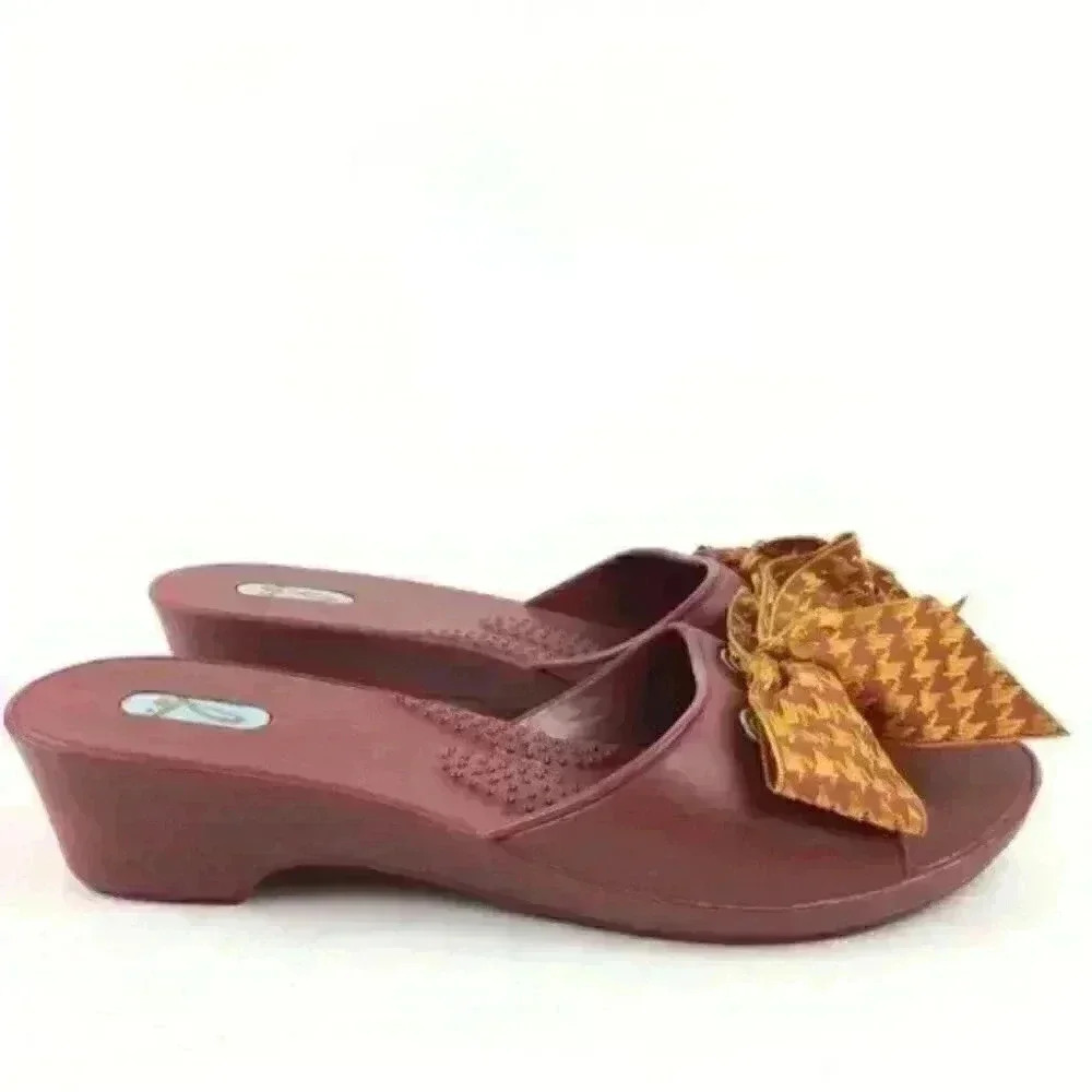 New Oka B Sandals ML 8.5-9.5 Red Gold Bow Slides